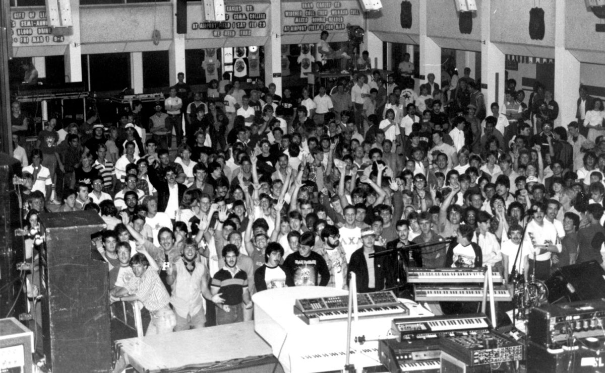 Crowd of students at a concert inside the old Student Center